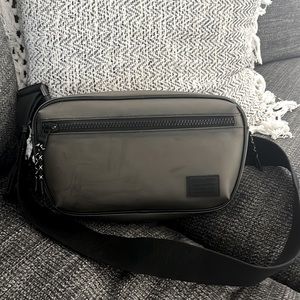 Banana Republic mens fanny pack